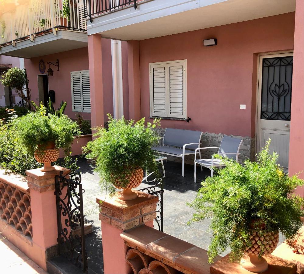 Hotel La Ginestra Giardini-Naxos Exterior foto